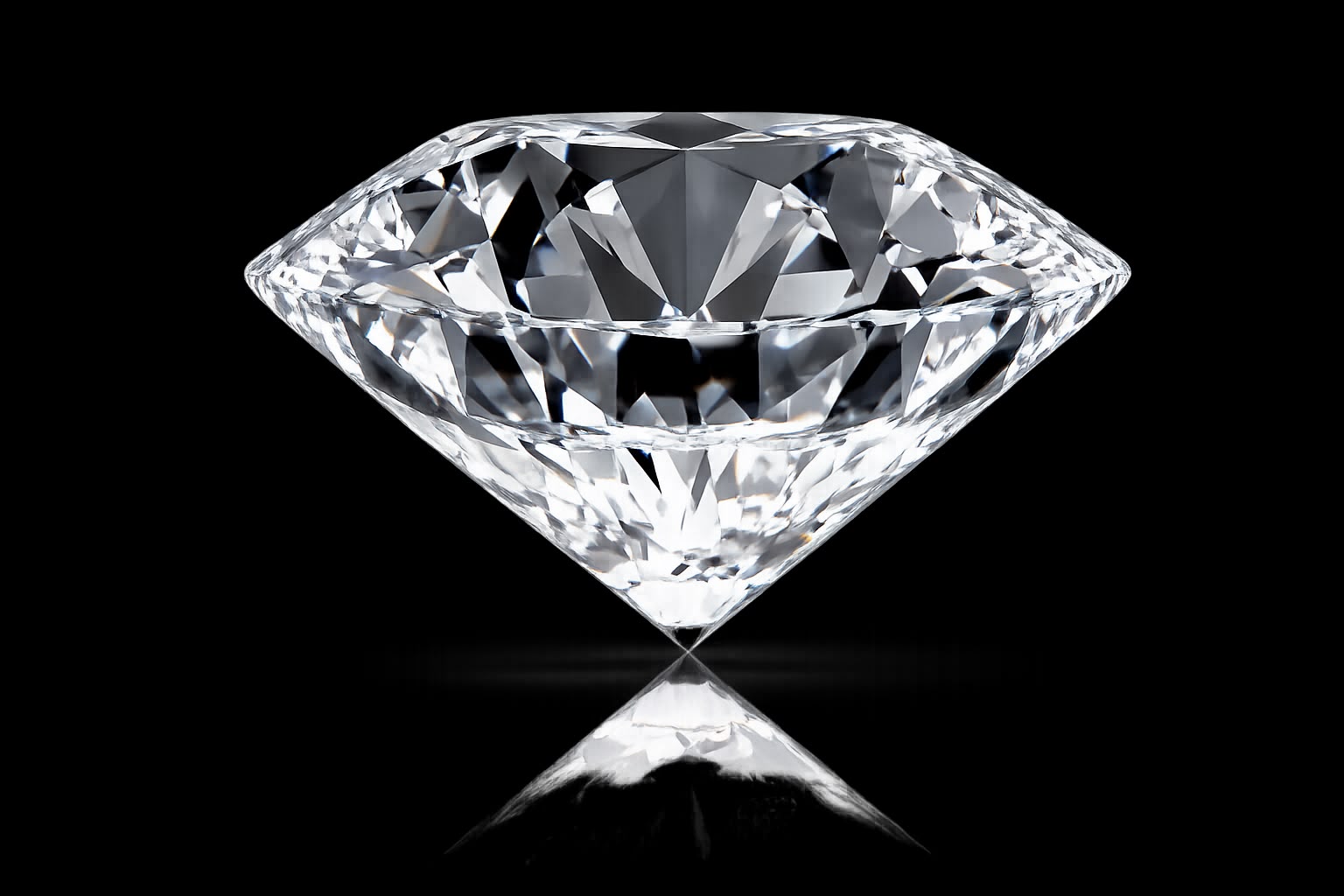 Diamante NOVIRA — símbolo de la marca